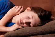 小孩子口水特别多是怎么回事小孩睡觉流口水咋回事