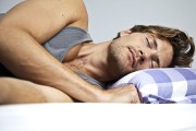 关于睡觉时出汗是什么原因男性同时全身无力的信息