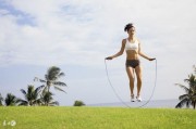 跳绳一分钟多少个，才能达到减肥的效果？