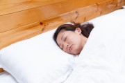 睡觉多梦怎么调理最好的治疗方法我咨询一下睡眠多梦是什么原因造成的