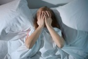 睡眠障碍和失眠有什么区别晚上闭着眼大脑却不进入睡眠