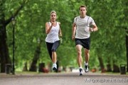 想运动减肥，提升身体素质，请问一下，跑步可以吗？
