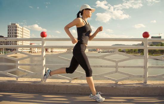 每天跑步多少千米减肥效果最好<strong>跑步减肥</strong>？
