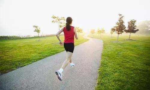 每日晨跑<strong>跑步减肥</strong>，跑多少公里，才能达到减肥的效果？