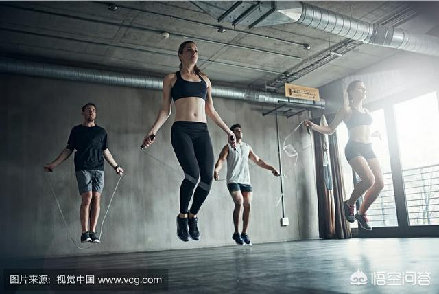 跳绳减肥<strong>跳绳减肥</strong>，每天要跳多久有效果？按每分钟跳还是按每次跳多少下来分组？