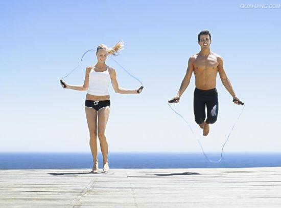 跳绳减肥是否一定要使用跳绳<strong>跳绳减肥</strong>？单单模仿跳绳动作可以吗？每天多长时间？