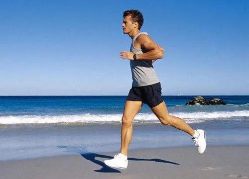 跑步瘦身的你们每次跑多长时间<strong>跑步减肥</strong>，又是多久发现自己瘦了的呢？