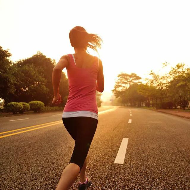 一天里面哪个时间段跑步减肥最好<strong>跑步减肥</strong>？