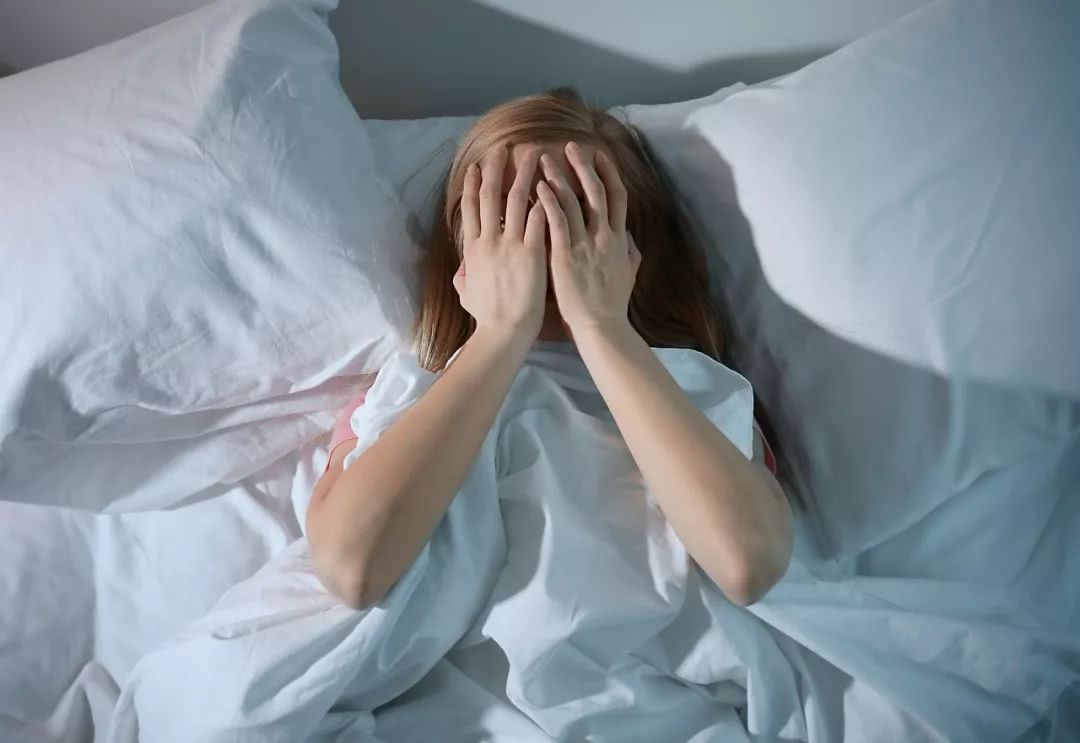 睡眠障碍和失眠有什么区别晚上闭着眼大脑却不进入睡眠