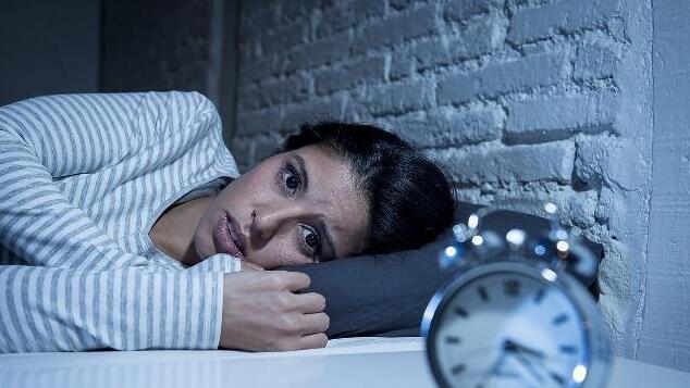 多梦睡眠质量差是什么原因引起,产后多梦睡眠质量差是什么原因引起