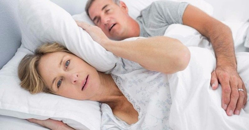 中老年人睡觉打鼾是什么原因睡觉打鼾是什么原因