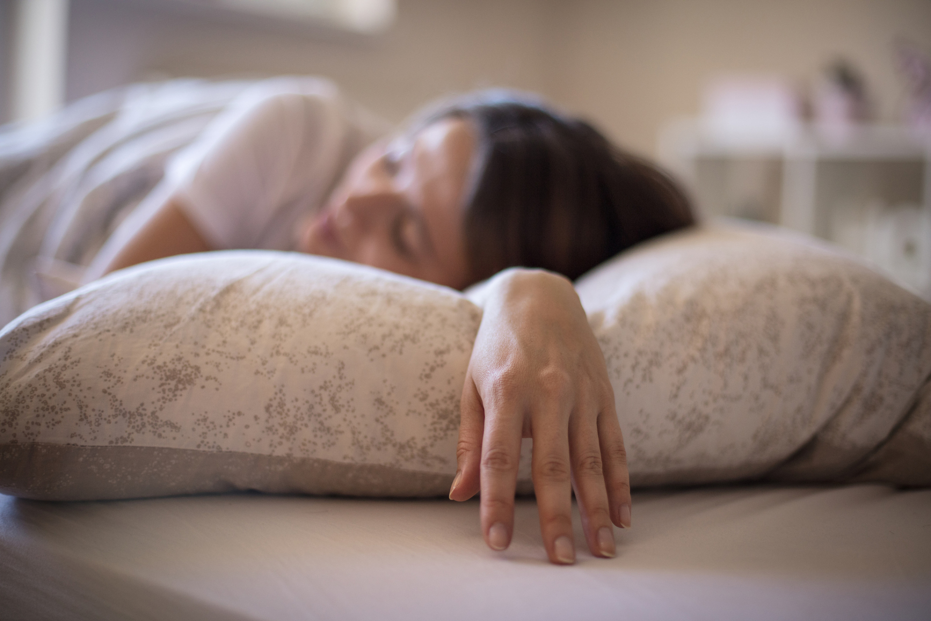 人在睡觉的时候为什么会突然抖动人在睡觉的时候为什么会突然抖一下