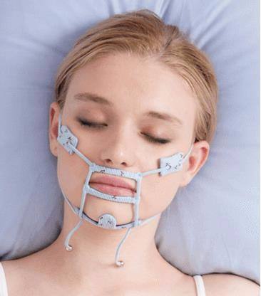 睡觉时右嘴角流口水是啥原因引起的,睡觉时嘴角流口水是什么原因