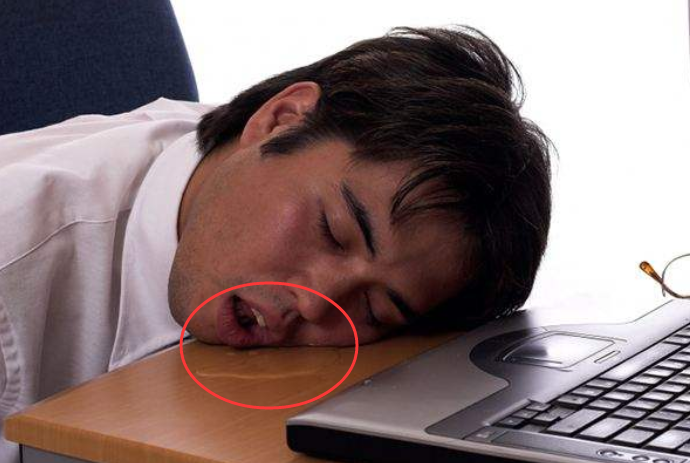 睡觉流口水是什么原因导致,为啥睡觉流口水是什么原因引起的