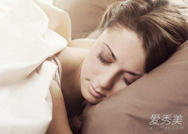 晚上睡觉流口水是什么原因引起的女性晚上睡觉流口水是什么原因引起的