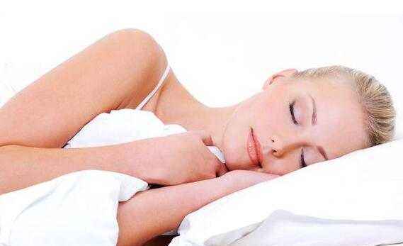 经常睡觉时身体突然抽搐一下的原因睡觉时身体突然抽搐的原因